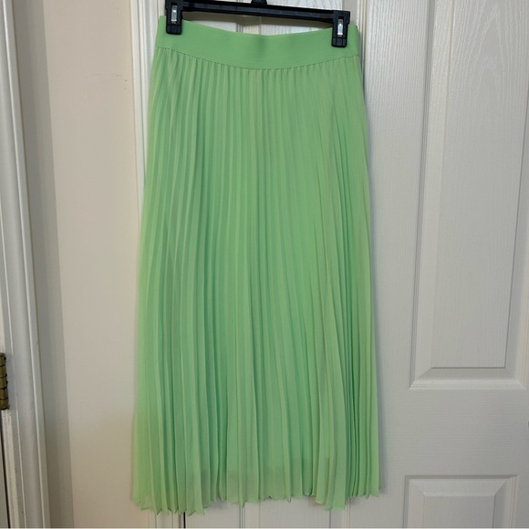 Alfani Women’s Pleated Pull On MIDI Skirt in Pistachio Green Size XS - Picture 5 of 7